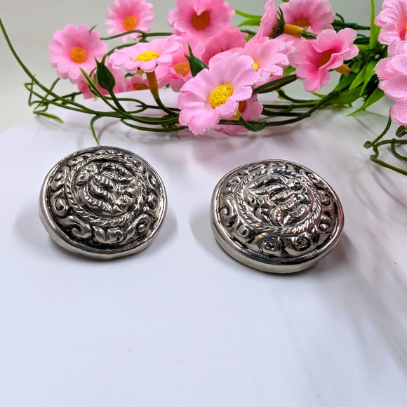 Oversized Button Style Silver Plated Vintage Clip On Earrings - Picture 2 of 4